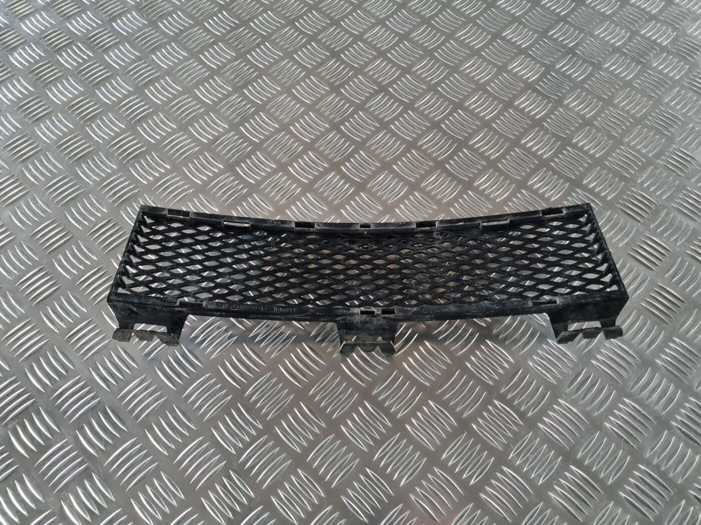 Bufera reste priekš BMW 6 E63 645 2004 1 Bufera reste priekš BMW 6 E63 645 2004