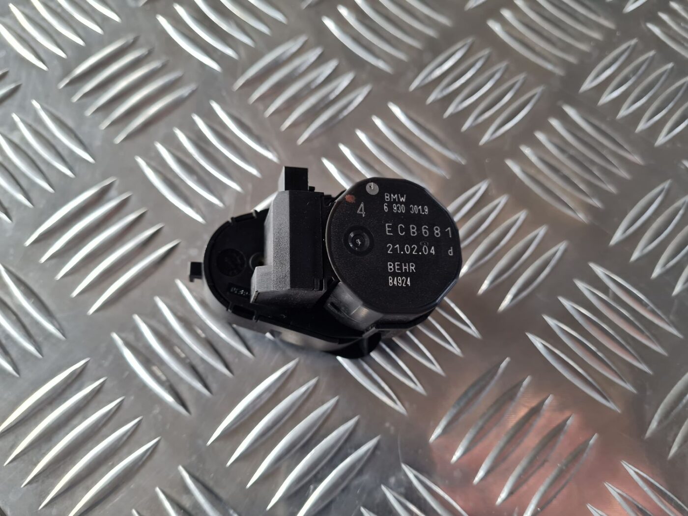 Apsildes sistēmas aktuators priekš BMW 6 E63 645 2004