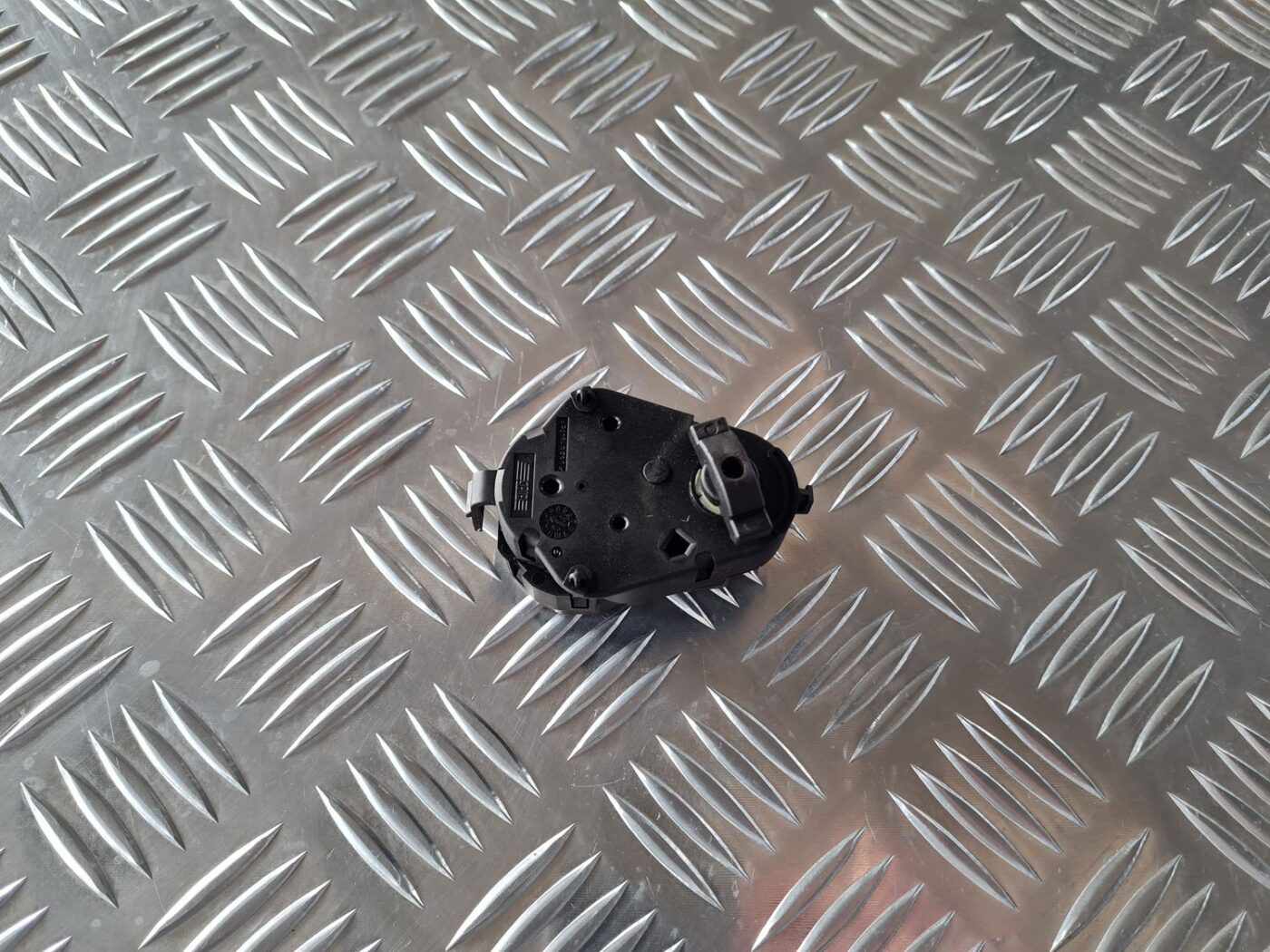 Apsildes sistēmas aktuators priekš BMW 6 E63 645 2004