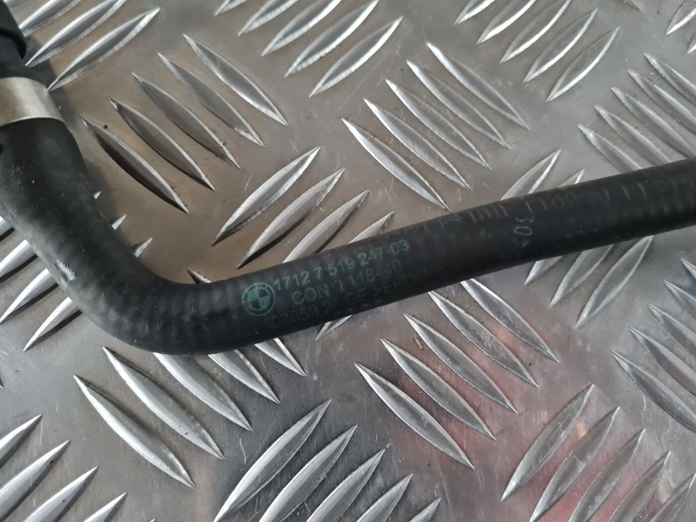 Dzesēšanas caurule priekš BMW 6 E63 645 2004 3 Dzesēšanas caurule priekš BMW 6 E63 645 2004