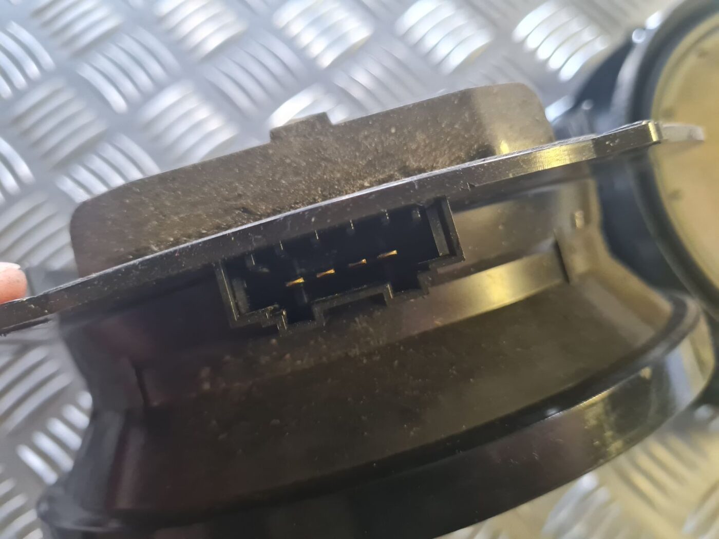 Durvju skaļrunis, apakšā priekš VW GOLF 5 2004 4 Durvju skaļrunis, apakšā priekš VW GOLF 5 2004