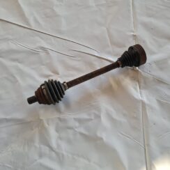 Pusass priekšējā kreisā priekš VW GOLF 5 2004