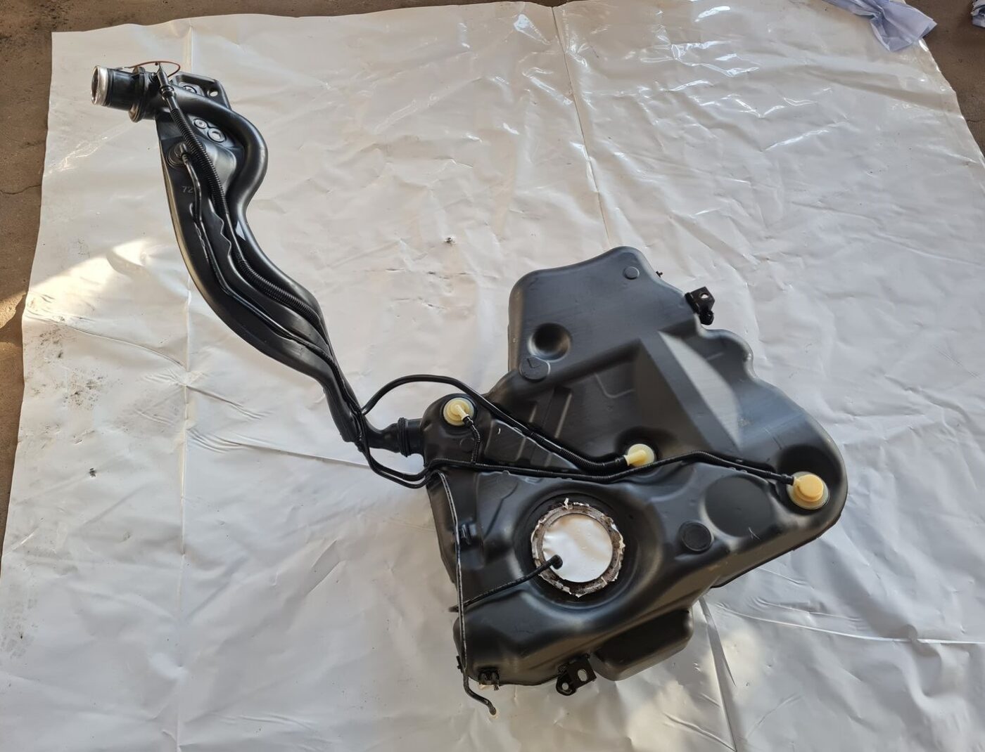 Degvielas tvertne priekš VW GOLF 5 2004 1 Degvielas tvertne priekš VW GOLF 5 2004