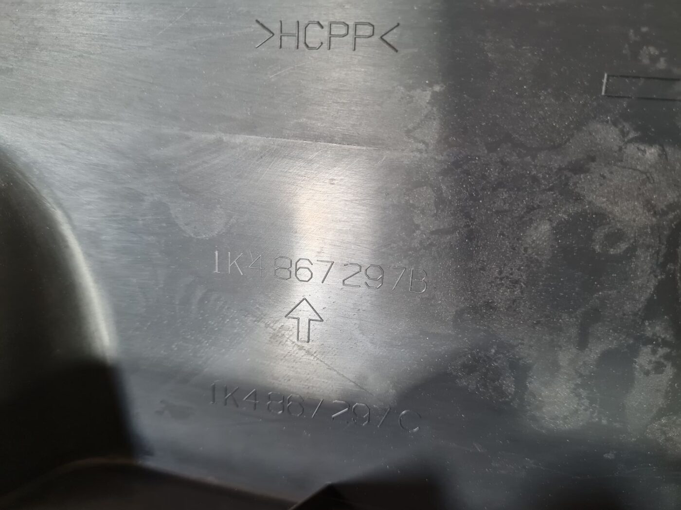 Vidējas salona statnes apdare priekš VW GOLF 5 2004 4 Vidējas salona statnes apdare priekš VW GOLF 5 2004