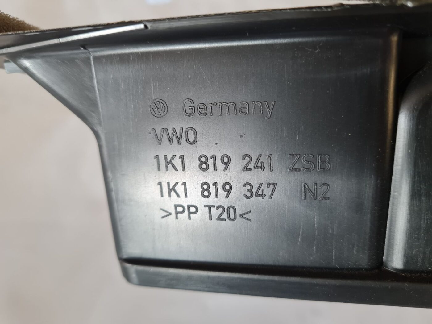 Salona gaisa vads priekš VW GOLF 5 2004 3 Salona gaisa vads priekš VW GOLF 5 2004