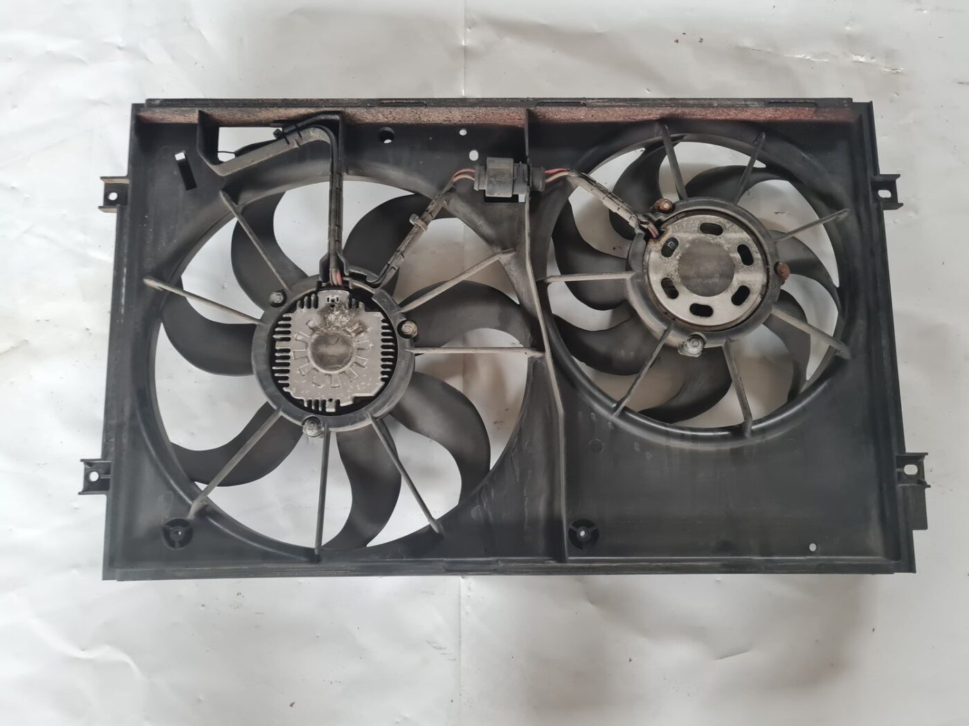 Dzesēšanas radiatora ventilators priekš VW GOLF 5 2004 3 Dzesēšanas radiatora ventilators priekš VW GOLF 5 2004