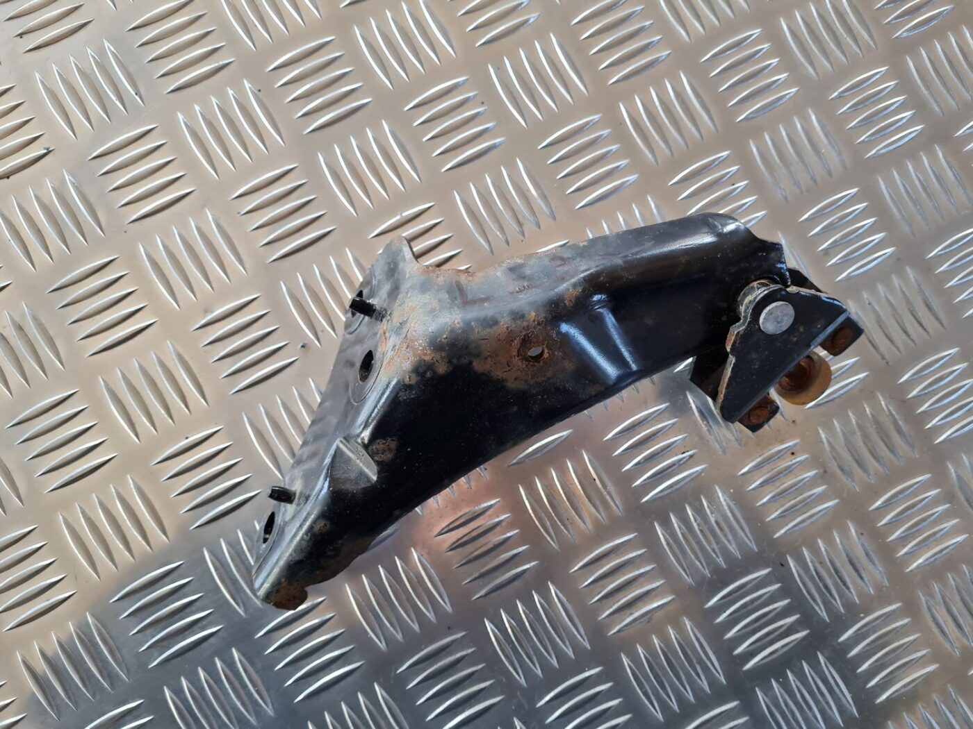 Bīdāmo durvju apakšējais turētājs priekš CITROEN BERLINGO 2014 4 Bīdāmo durvju apakšējais turētājs priekš CITROEN BERLINGO 2014