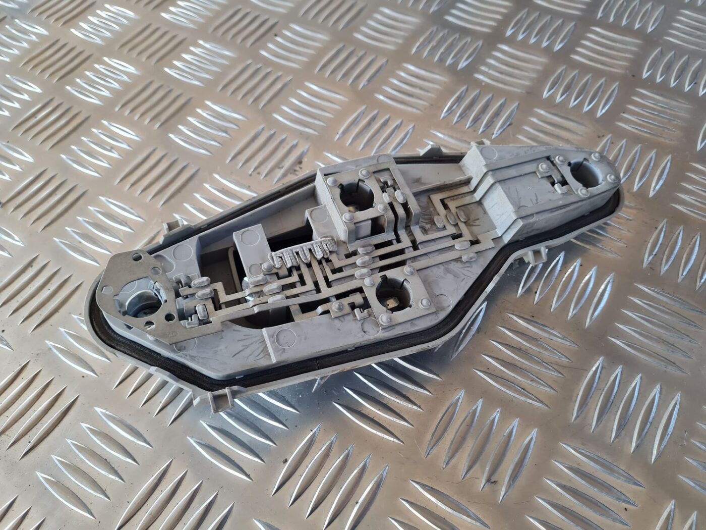 Aizmugures luktura spuldzes turētājs priekš CITROEN BERLINGO 2014