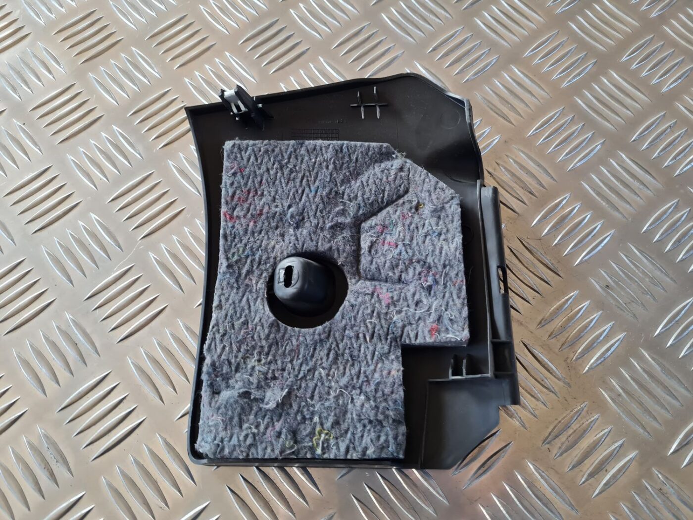 Mērinstrumentu paneļa apakšēja apdare priekš CITROEN BERLINGO 2014 5 Mērinstrumentu paneļa apakšēja apdare priekš CITROEN BERLINGO 2014