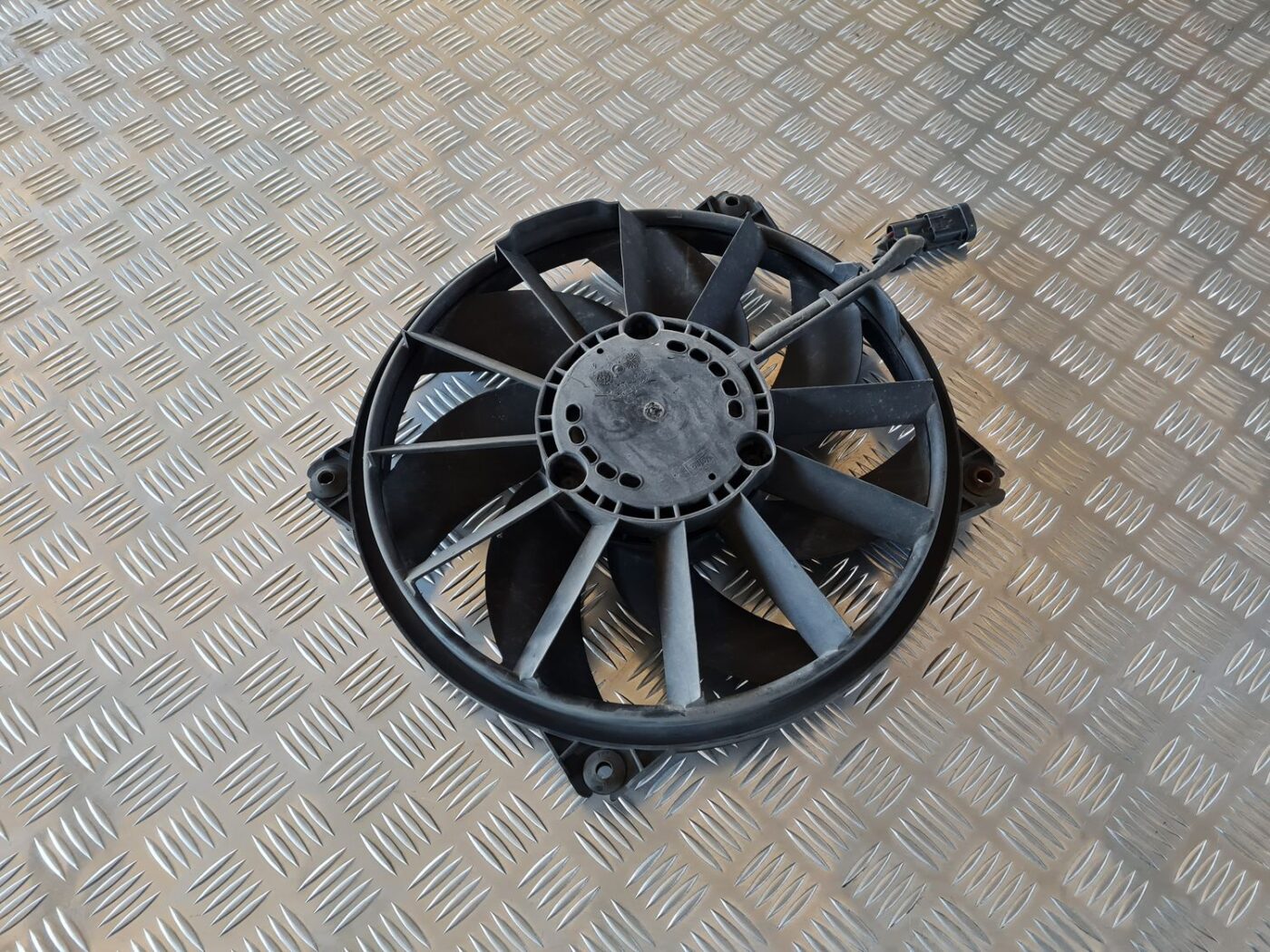 Dzesēšanas radiatora ventilators priekš CITROEN BERLINGO 2014 2 Dzesēšanas radiatora ventilators priekš CITROEN BERLINGO 2014