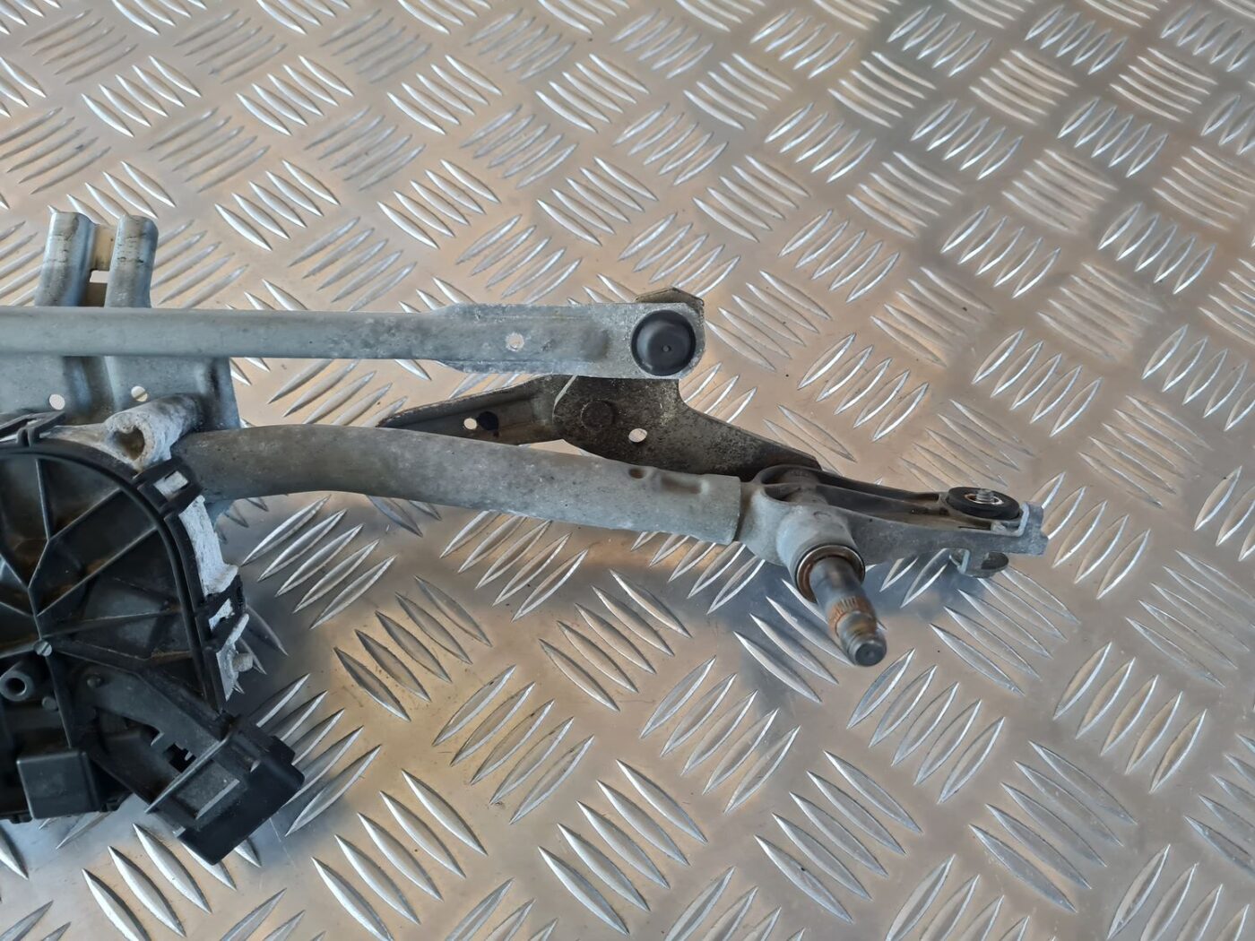 Vējstikla tīrīšanas mehānisms priekš CITROEN BERLINGO 2014 6 Vējstikla tīrīšanas mehānisms priekš CITROEN BERLINGO 2014