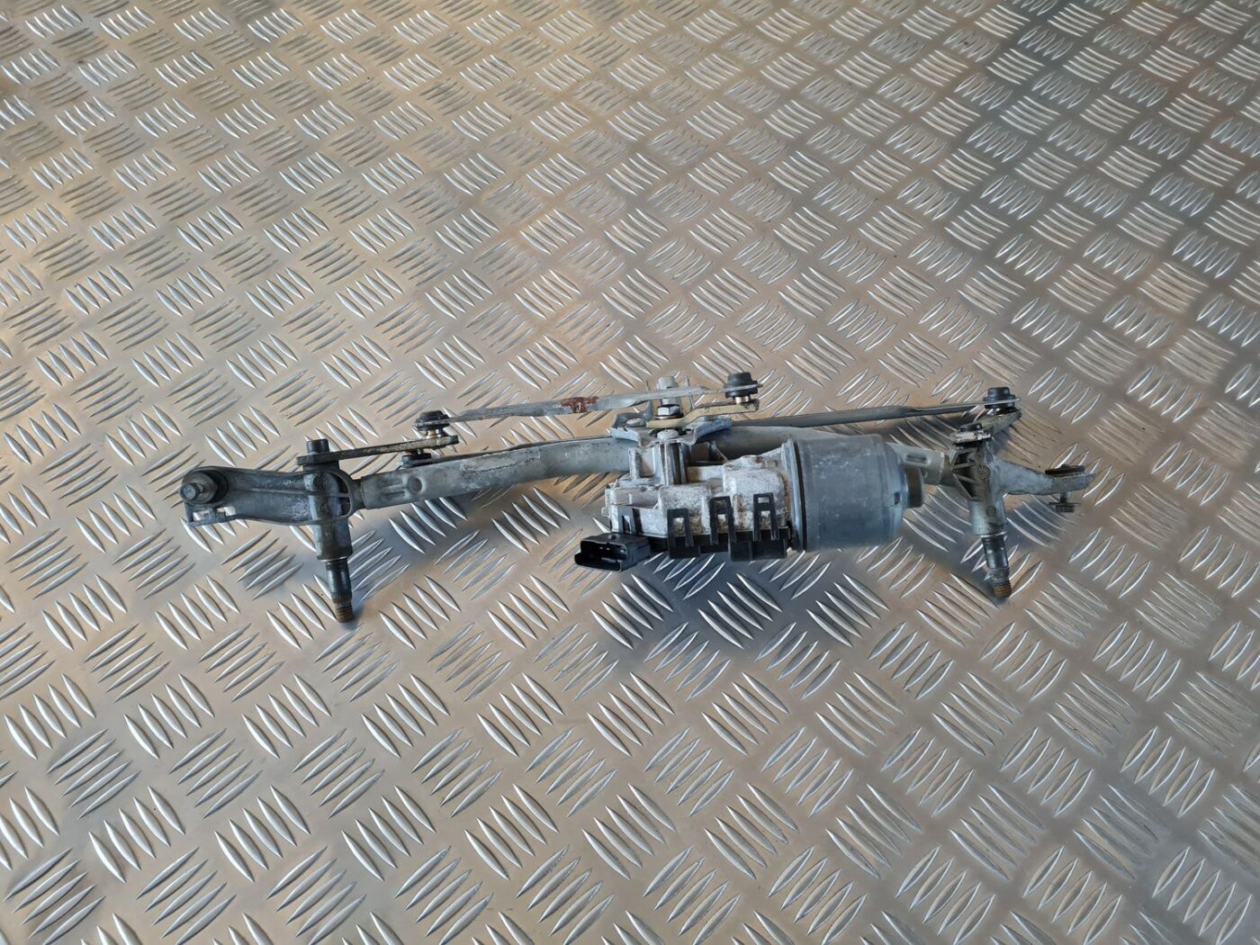 Vējstikla tīrīšanas mehānisms priekš CITROEN BERLINGO 2014 4 Vējstikla tīrīšanas mehānisms priekš CITROEN BERLINGO 2014