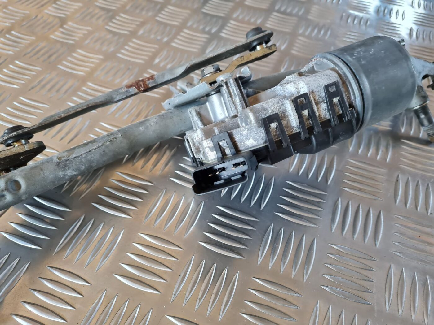 Vējstikla tīrīšanas mehānisms priekš CITROEN BERLINGO 2014 3 Vējstikla tīrīšanas mehānisms priekš CITROEN BERLINGO 2014