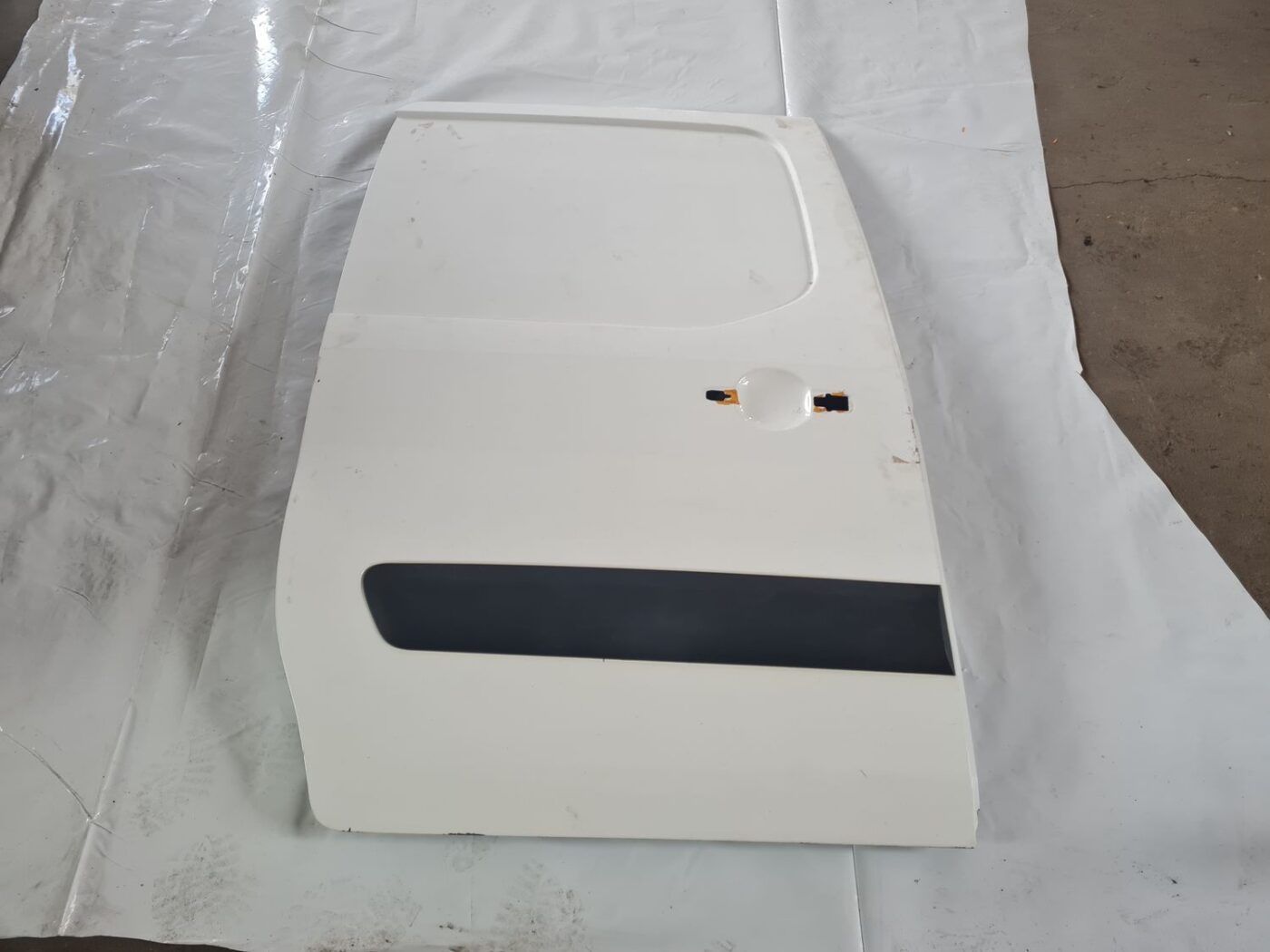 Sānu bīdāmās durvis priekš CITROEN BERLINGO 2014 1 Sānu bīdāmās durvis priekš CITROEN BERLINGO 2014