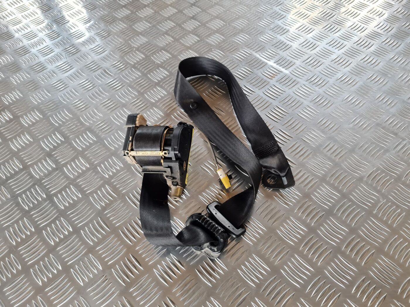 Priekšējā labā drošības josta priekš FIAT STILO 2003 1 Priekšējā labā drošības josta priekš FIAT STILO 2003