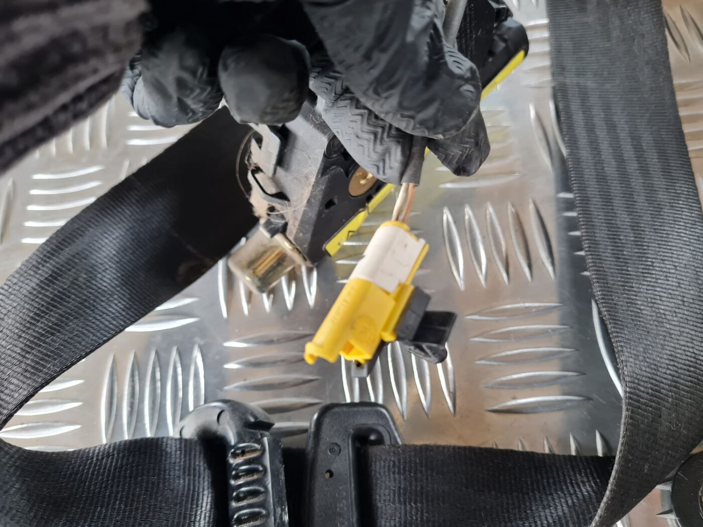 Priekšējā labā drošības josta priekš FIAT STILO 2003 8 Priekšējā labā drošības josta priekš FIAT STILO 2003