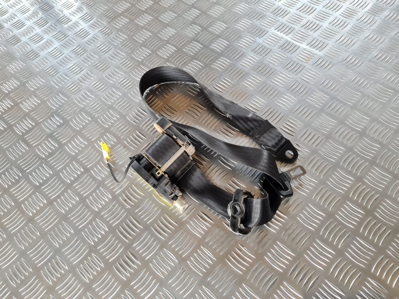 Priekšējā kreisā drošības josta priekš FIAT STILO 2003 1 Priekšējā kreisā drošības josta priekš FIAT STILO 2003