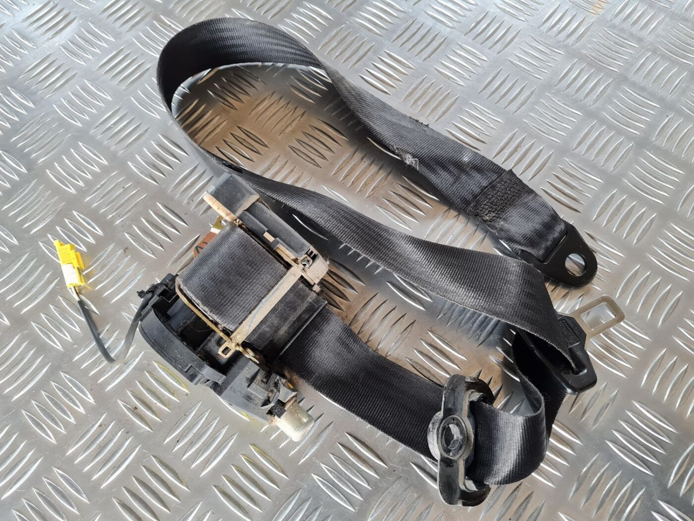 Priekšējā kreisā drošības josta priekš FIAT STILO 2003 2 Priekšējā kreisā drošības josta priekš FIAT STILO 2003