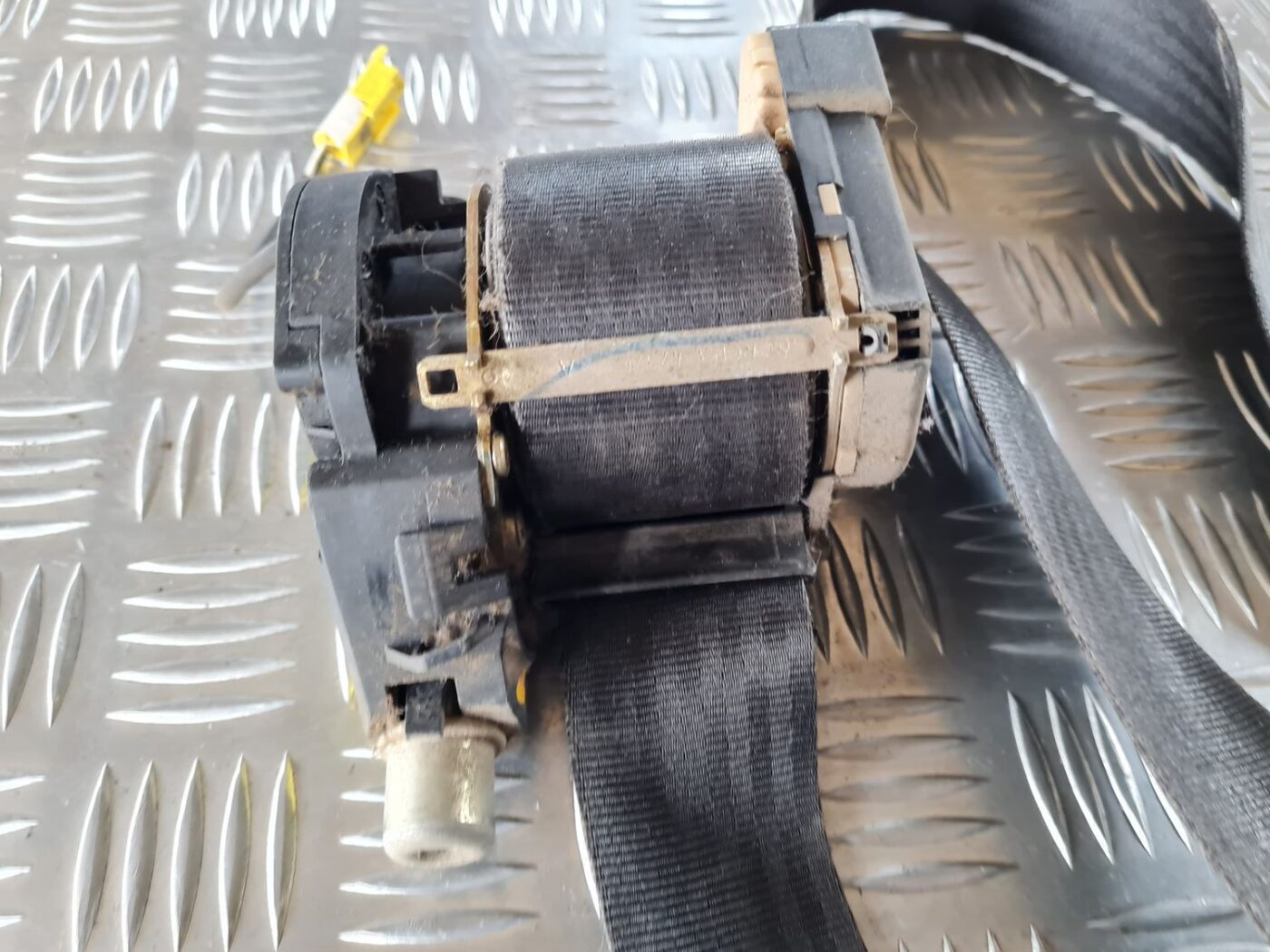 Priekšējā kreisā drošības josta priekš FIAT STILO 2003 6 Priekšējā kreisā drošības josta priekš FIAT STILO 2003