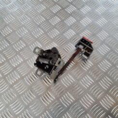 Pārsega slēdzene priekš FIAT STILO 2003