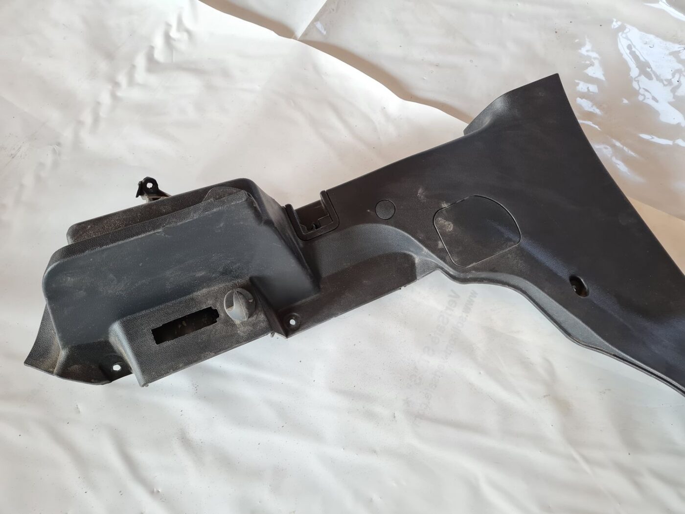 Bagāžnieka nodalījuma sānu apdare priekš FIAT STILO 2003