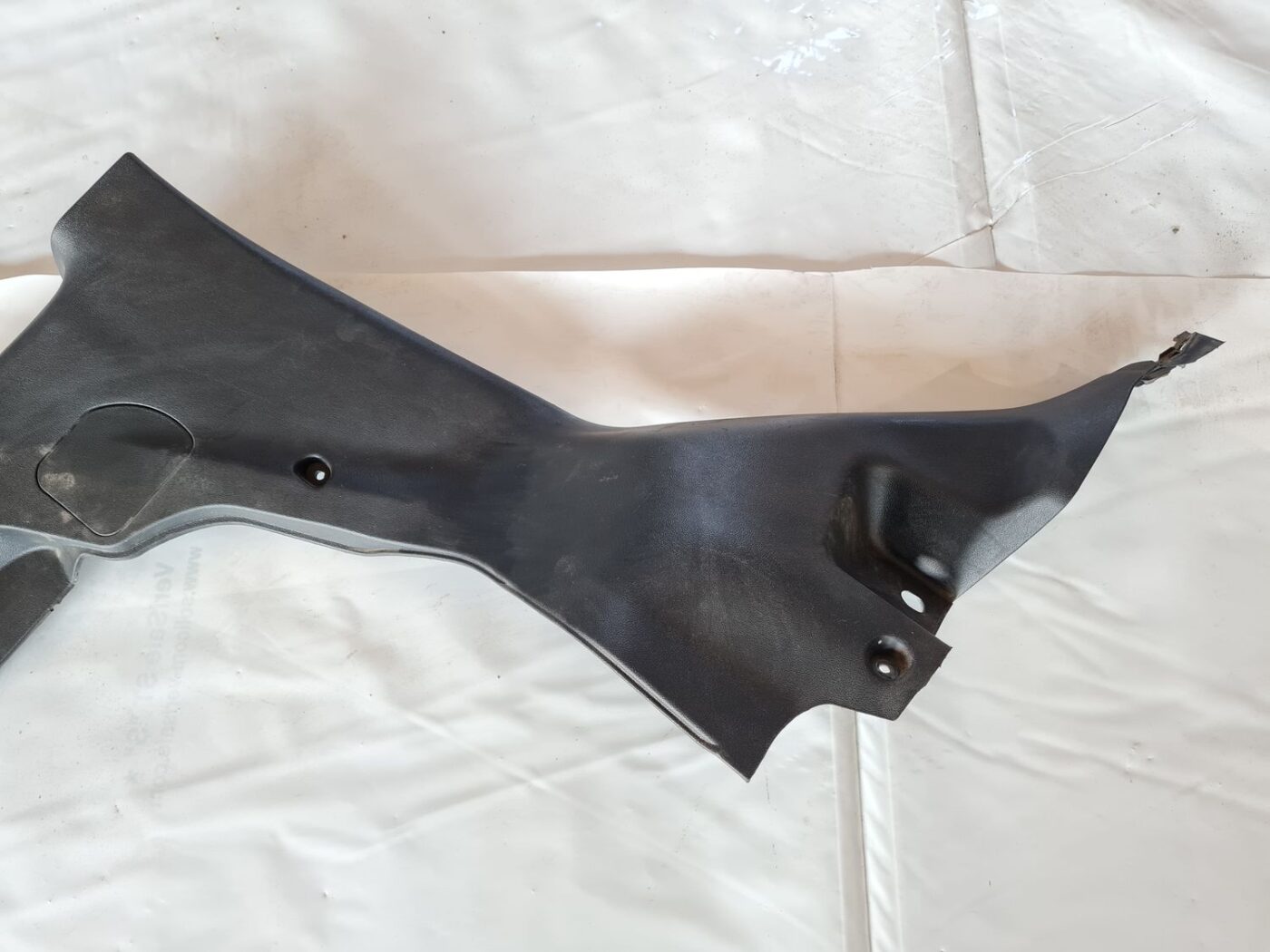 Bagāžnieka nodalījuma sānu apdare priekš FIAT STILO 2003