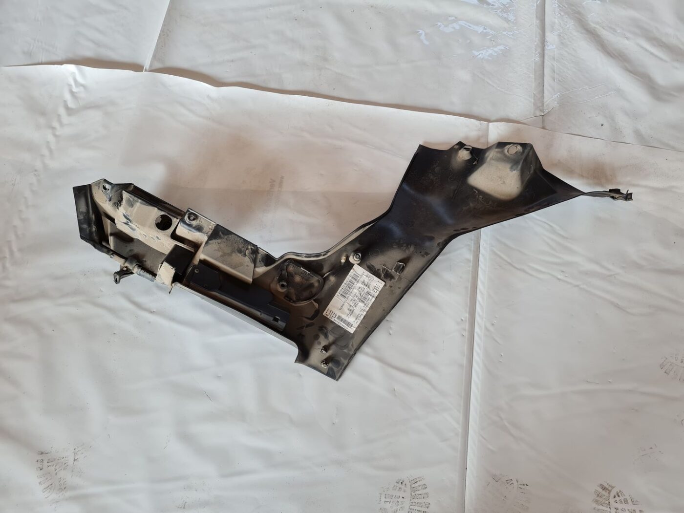 Bagāžnieka nodalījuma sānu apdare priekš FIAT STILO 2003