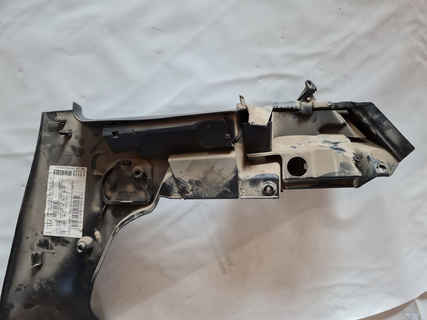 Bagāžnieka nodalījuma sānu apdare priekš FIAT STILO 2003