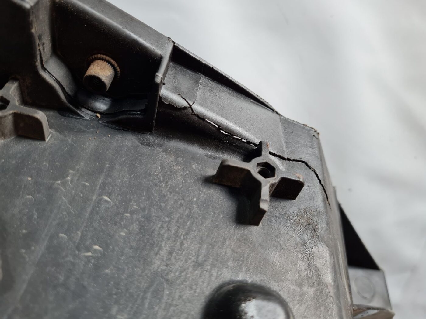 Priekšējā radiatora rāmis priekš FIAT STILO 2003 8 Priekšējā radiatora rāmis priekš FIAT STILO 2003