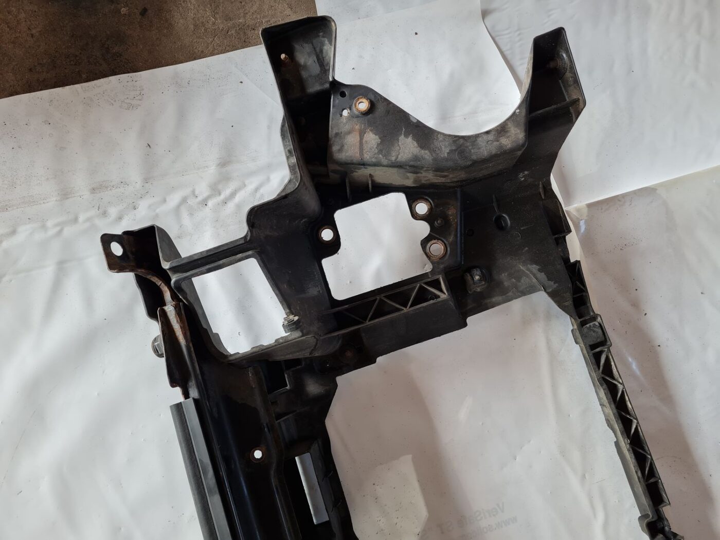 Priekšējā radiatora rāmis priekš FIAT STILO 2003 3 Priekšējā radiatora rāmis priekš FIAT STILO 2003