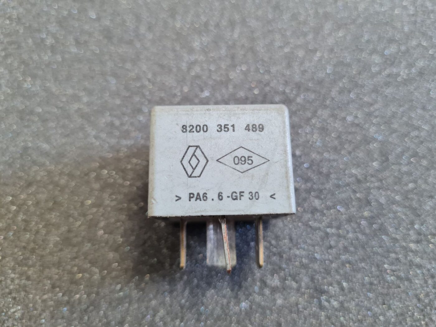 Drošinātāju releja priekš RENAULT 1 Drošinātāju releja priekš RENAULT