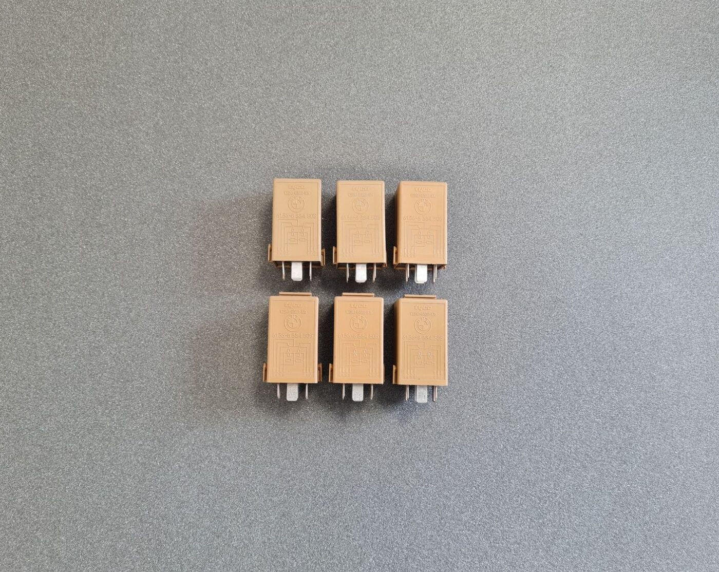 Drošinātāju releja priekš BMW 1 Drošinātāju releja priekš BMW