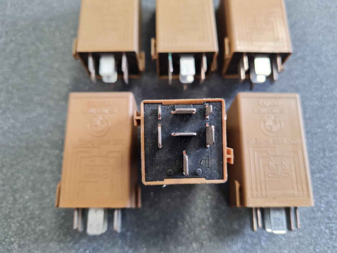 Drošinātāju releja priekš BMW 3 Drošinātāju releja priekš BMW