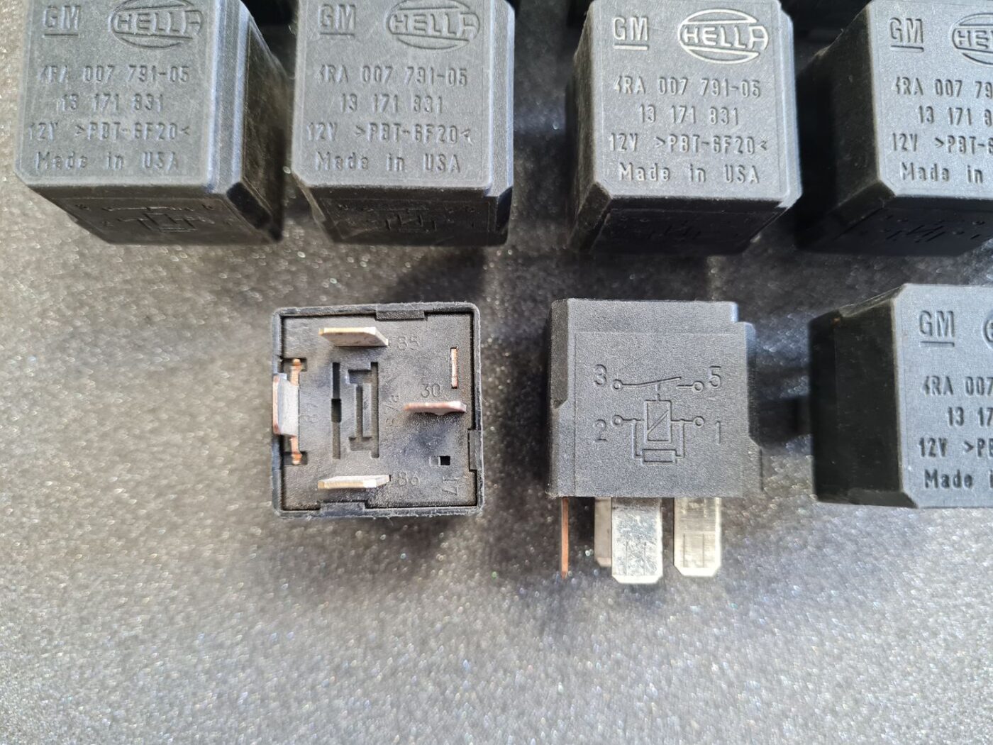 Drošinātāju releja priekš OPEL 2 Drošinātāju releja priekš OPEL