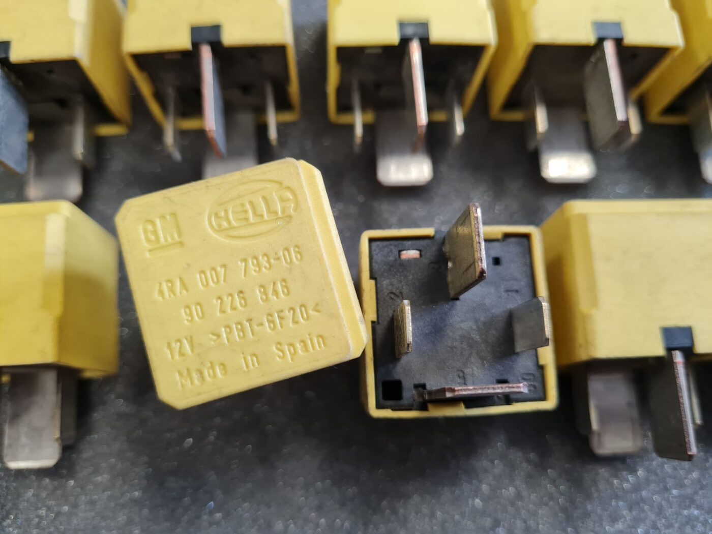 Drošinātāju releja priekš OPEL 2 Drošinātāju releja priekš OPEL