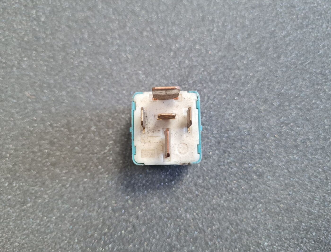 Drošinātāju releja priekš TOYOTA 3 Drošinātāju releja priekš TOYOTA