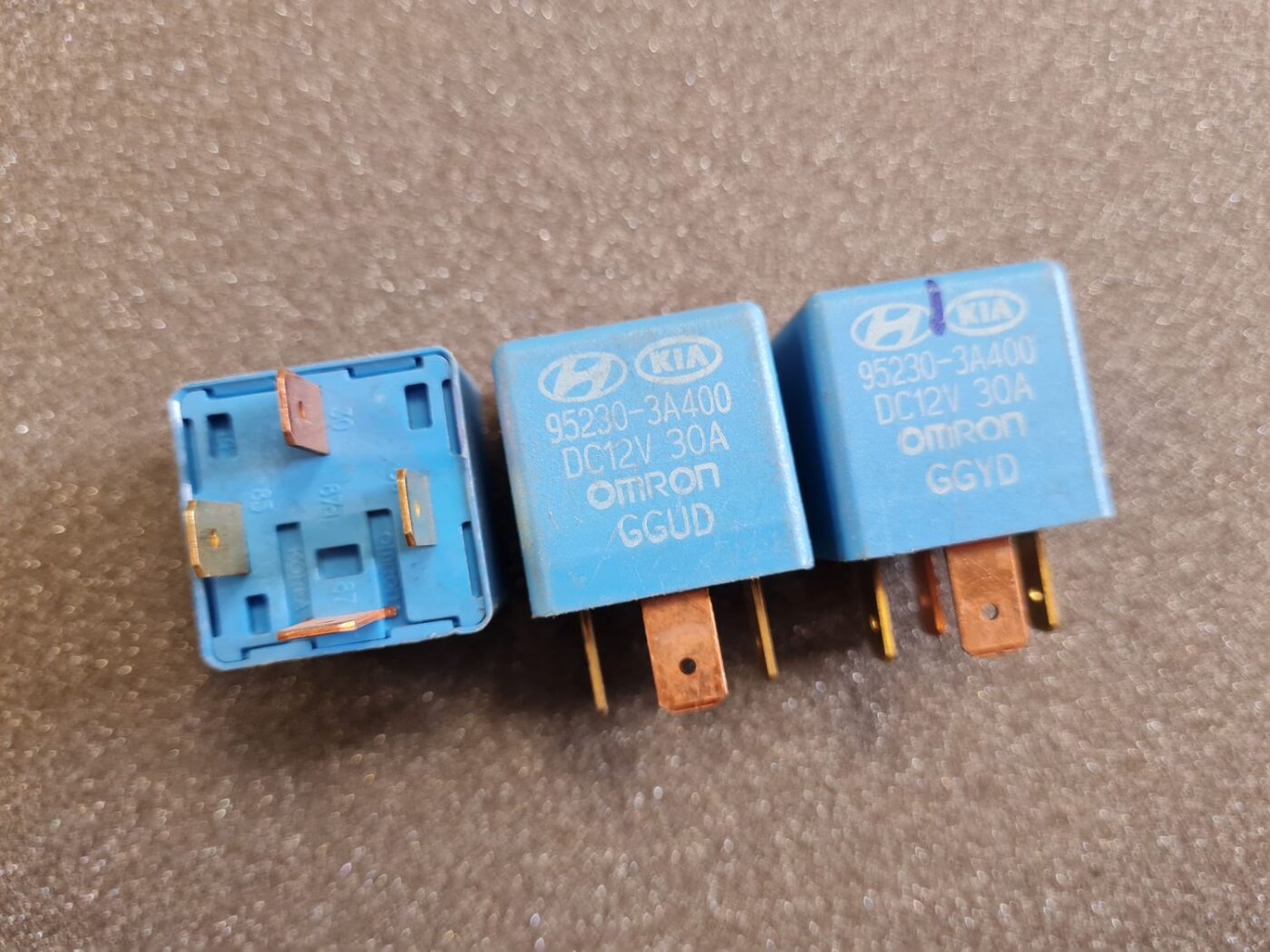 Drošinātāju releja priekš Hyundai, KIA 2 Drošinātāju releja priekš Hyundai, KIA