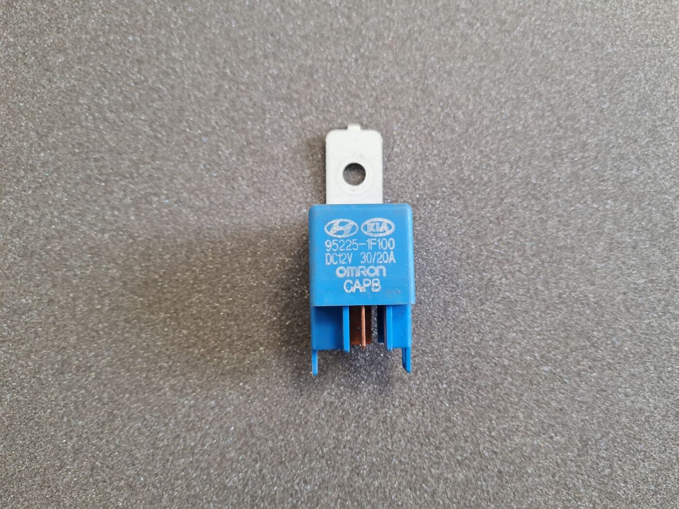 Drošinātāju releja priekš Hyundai, KIA 1 Drošinātāju releja priekš Hyundai, KIA