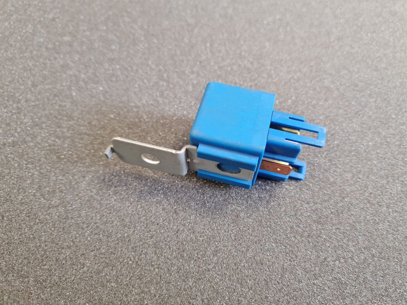 Drošinātāju releja priekš Hyundai, KIA 3 Drošinātāju releja priekš Hyundai, KIA