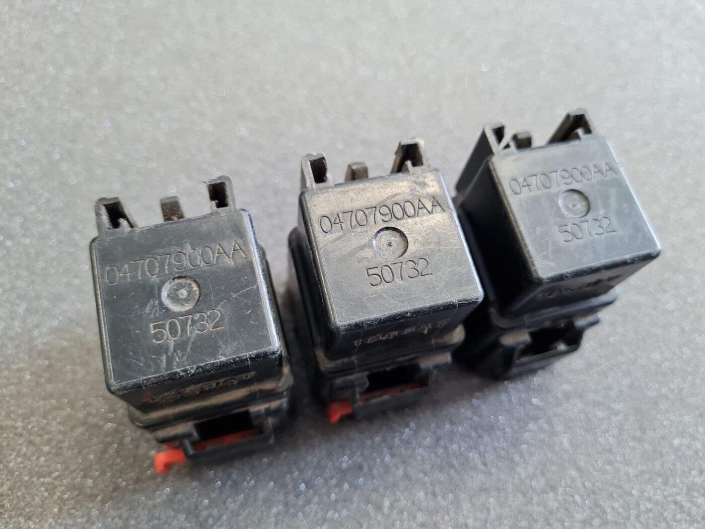 Drošinātāju releja priekš Chrysler Voyager 2 Drošinātāju releja priekš Chrysler Voyager