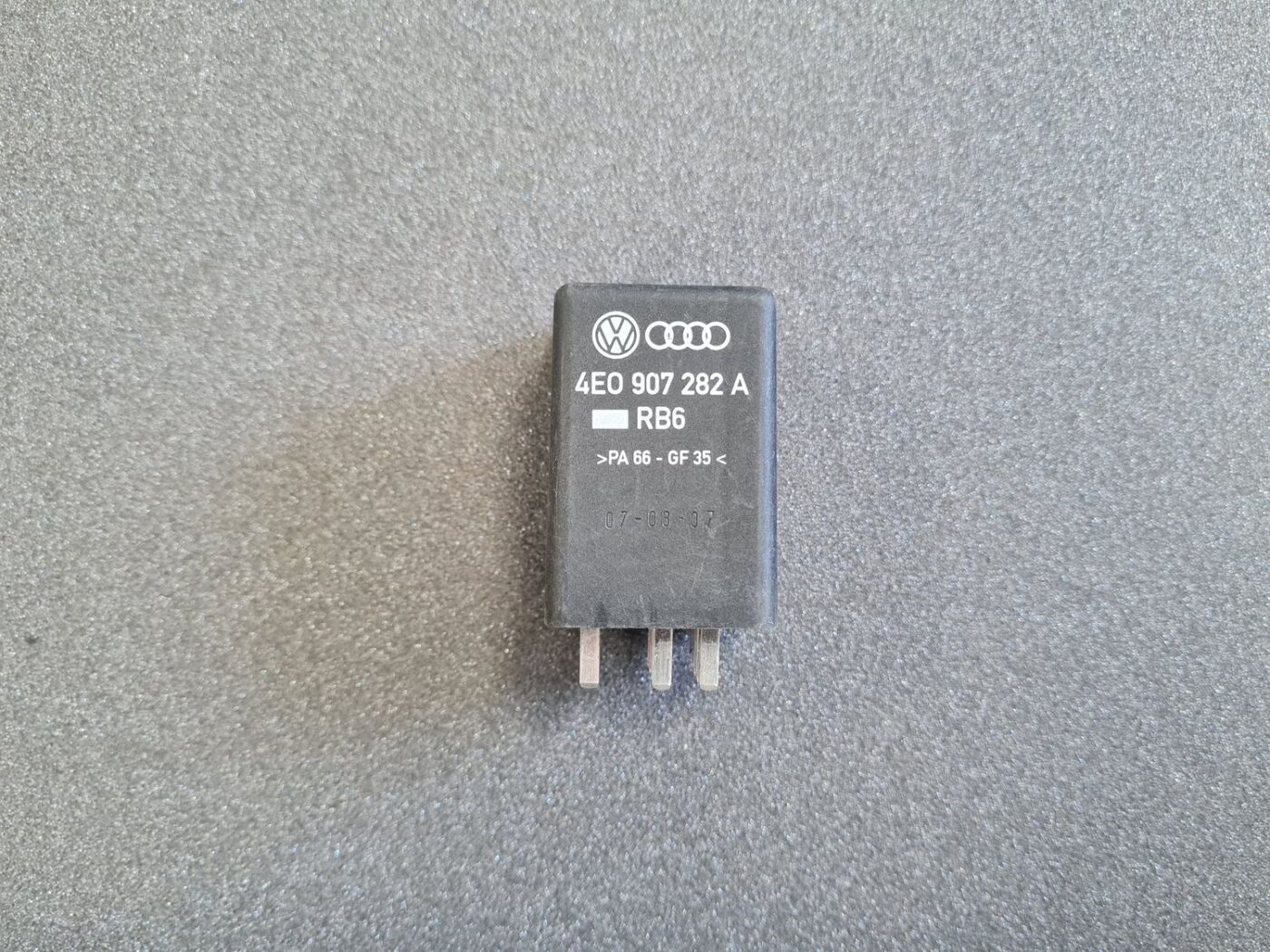 Drošinātāju releja priekš AUDI 1 Drošinātāju releja priekš AUDI