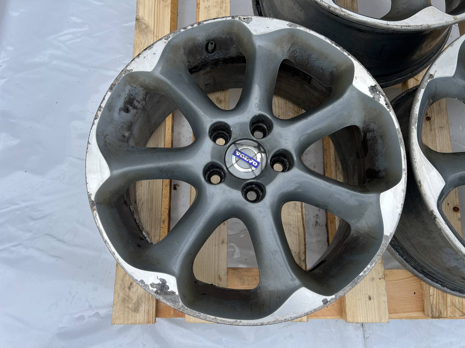 Lietais disks - vieglmetāla priekš VOLVO V60 2012 15 Lietais disks - vieglmetāla priekš VOLVO V60 2012