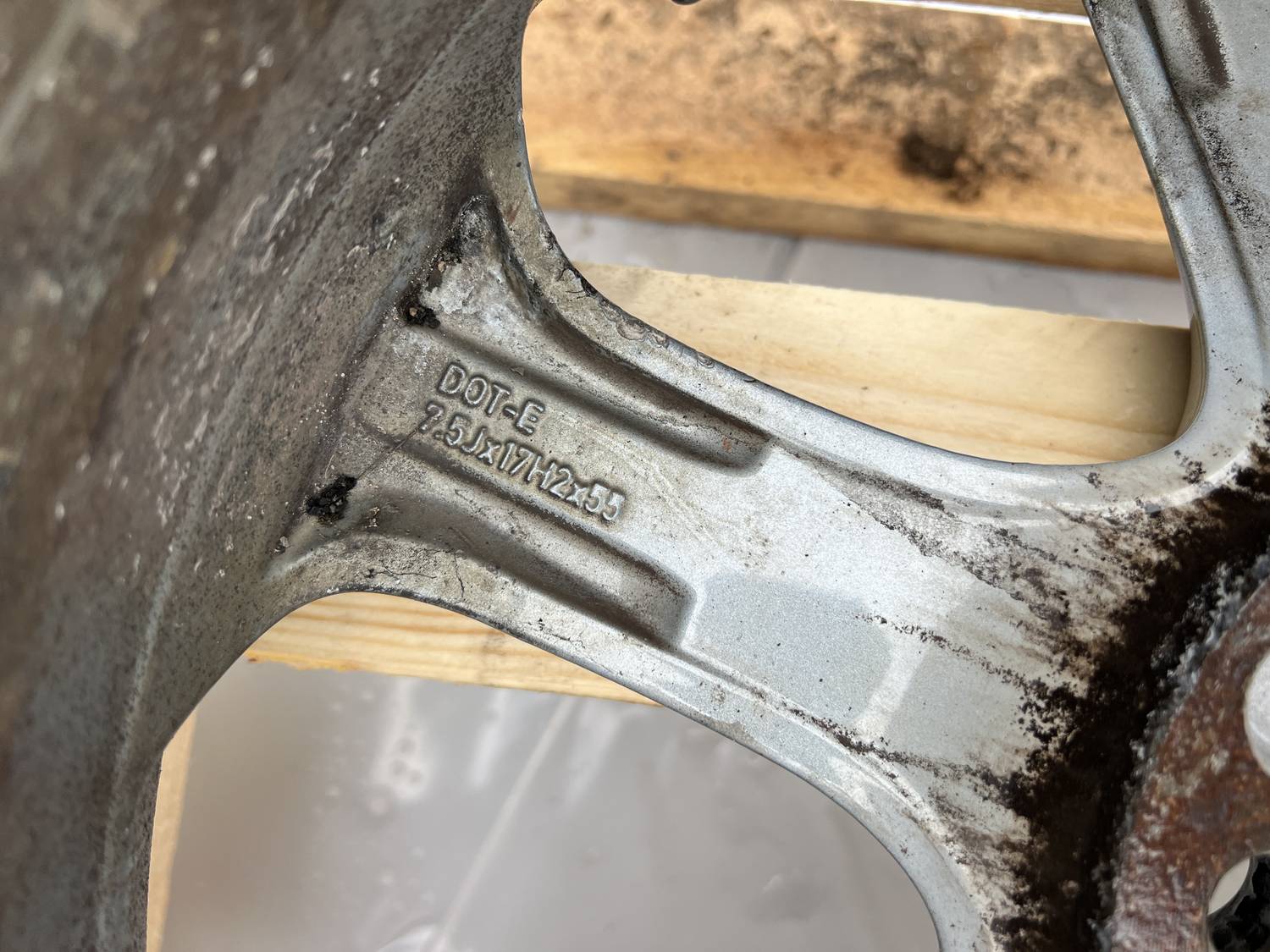 Lietais disks - vieglmetāla priekš VOLVO V60 2012 5 Lietais disks - vieglmetāla priekš VOLVO V60 2012