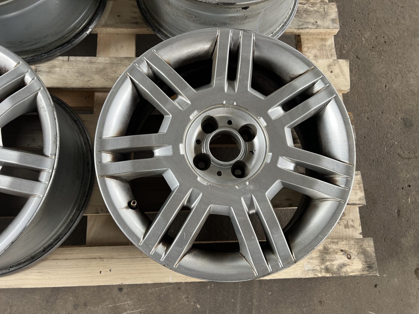 Lietie diski - vieglmetāla (kpl) priekš FIAT STILO 2003 11 Lietie diski - vieglmetāla (kpl) priekš FIAT STILO 2003