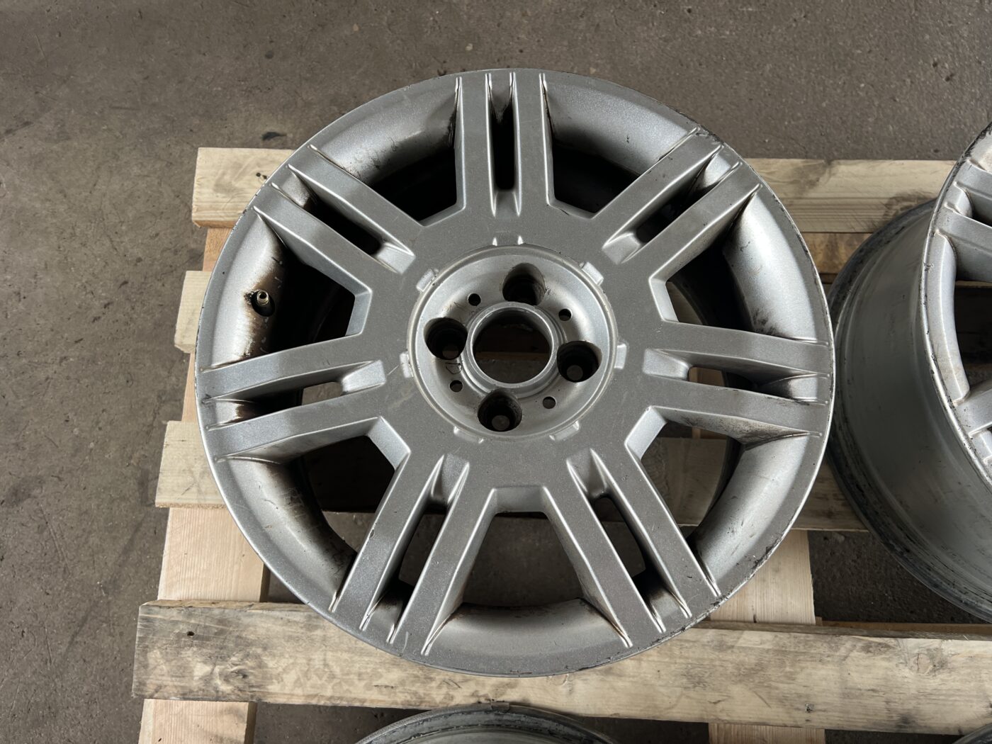 Lietie diski - vieglmetāla (kpl) priekš FIAT STILO 2003 9 Lietie diski - vieglmetāla (kpl) priekš FIAT STILO 2003