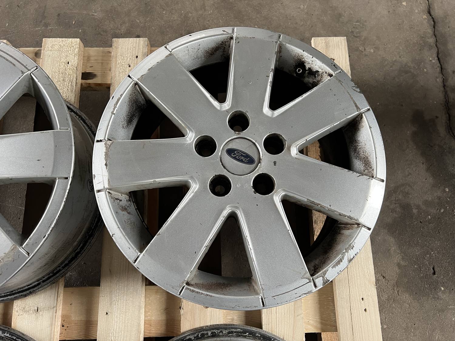 Lietie diski - vieglmetāla (kpl) priekš FORD GALAXY 2005 11 Lietie diski - vieglmetāla (kpl) priekš FORD GALAXY 2005