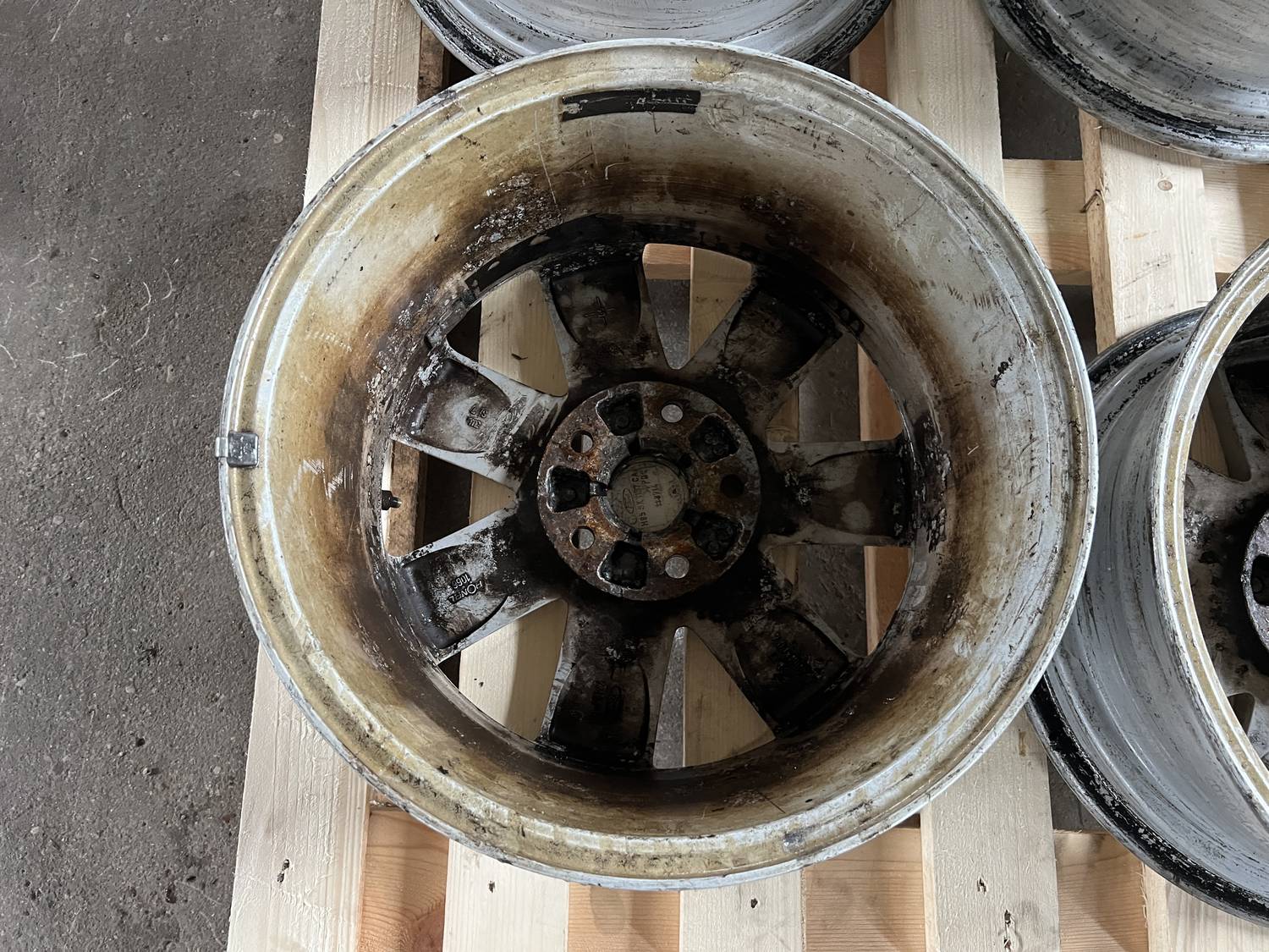 Lietie diski - vieglmetāla (kpl) priekš FORD GALAXY 2005 8 Lietie diski - vieglmetāla (kpl) priekš FORD GALAXY 2005