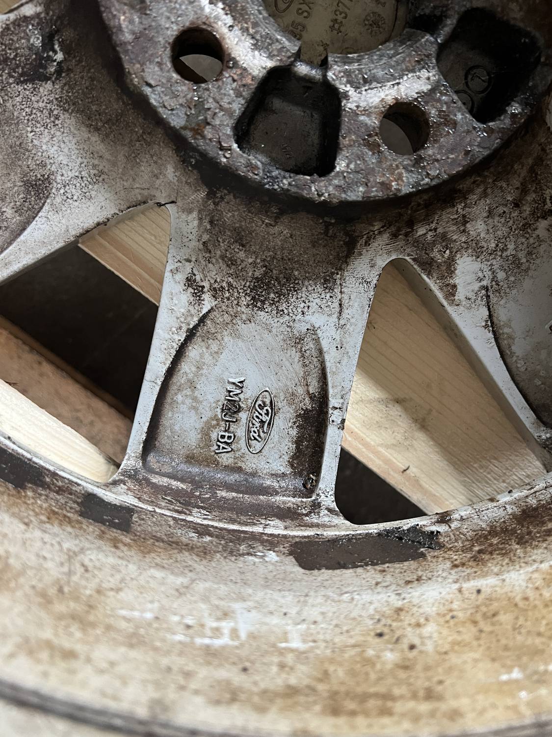 Lietie diski - vieglmetāla (kpl) priekš FORD GALAXY 2005 3 Lietie diski - vieglmetāla (kpl) priekš FORD GALAXY 2005