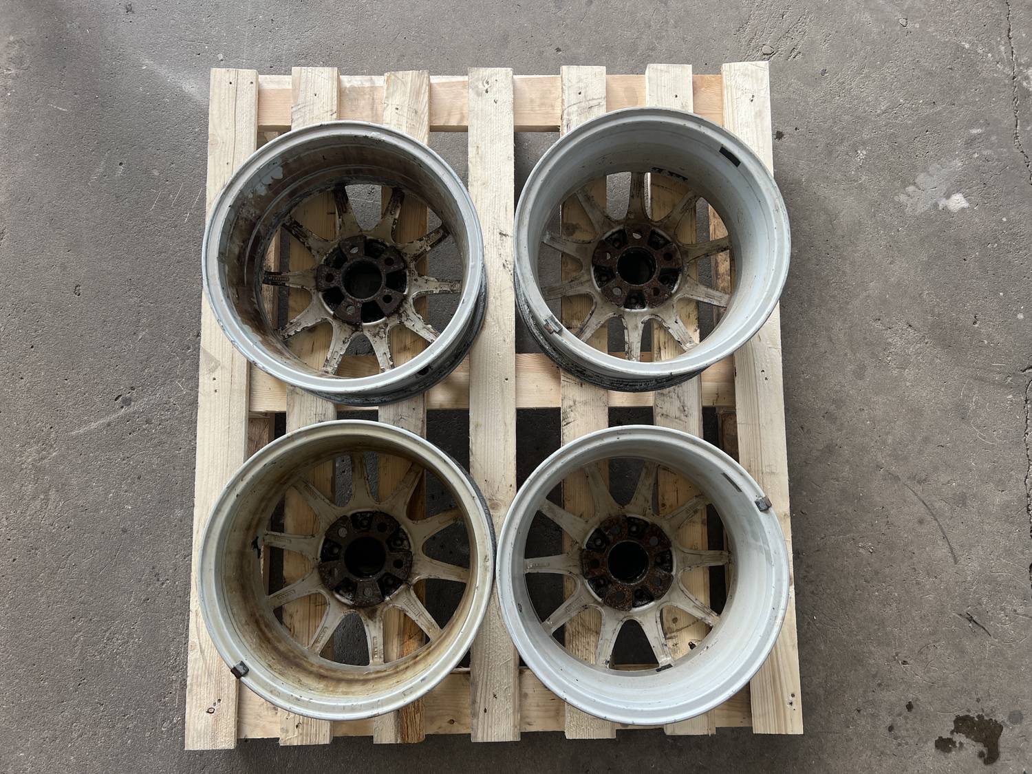 Lietie diski - vieglmetāla (kpl) priekš VOLVO V70 2002 ASHGOLD 10 Lietie diski - vieglmetāla (kpl) priekš VOLVO V70 2002 ASHGOLD