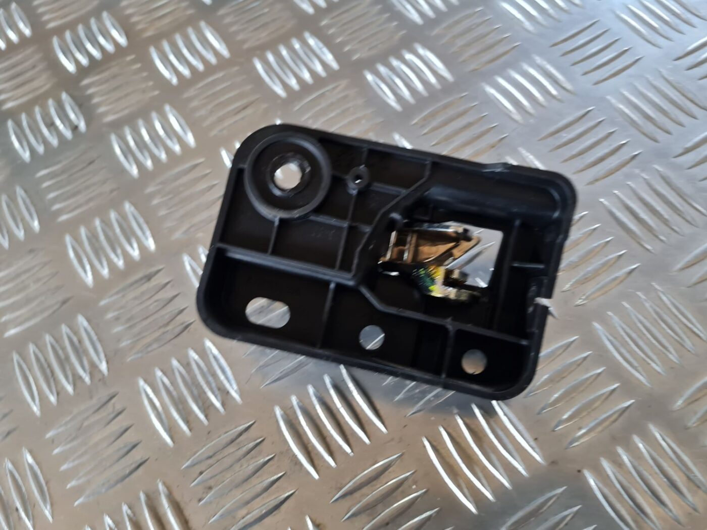 Salona durvju rokturis, aizmugures kreisais priekš DODGE JOURNEY 2010 2 Salona durvju rokturis, aizmugures kreisais priekš DODGE JOURNEY 2010